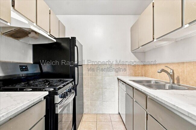 Building Photo - 5511 S Willow Ln