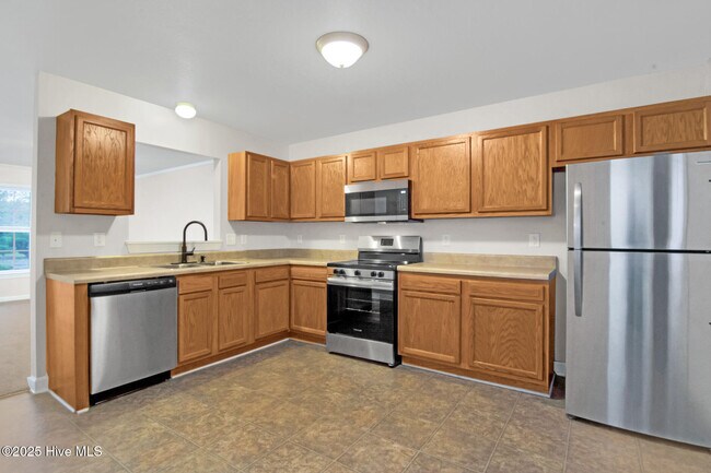 Building Photo - 1008 Springwood Dr