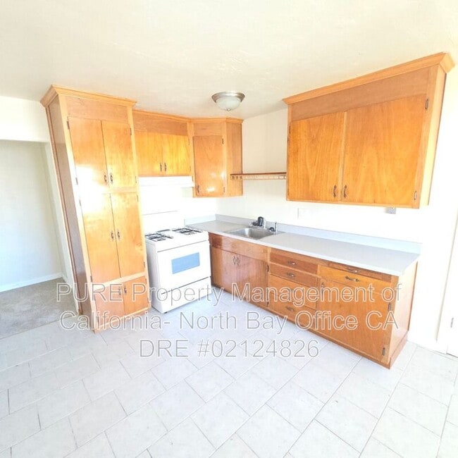 Building Photo - 1520 Joan Dr