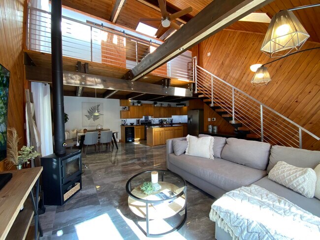 Building Photo - 141 Hunters Trce