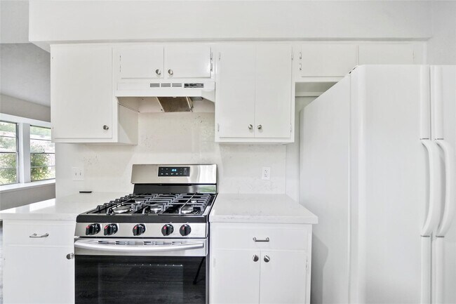 Building Photo - 1006 Golden Nugget Ct