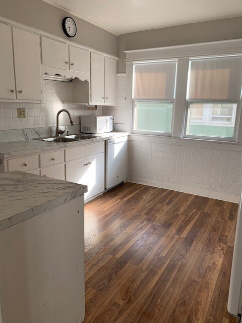 Building Photo - 261 Sterling Ave