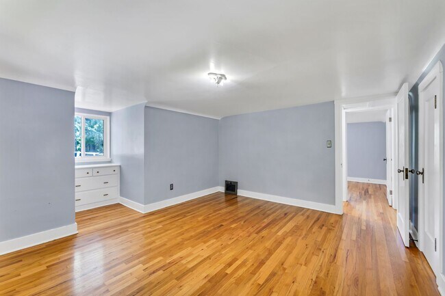 Building Photo - 760 Marsh Ave