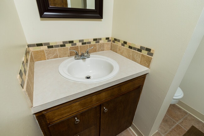 Building Photo - Modern Duplex for rent near Wandermere