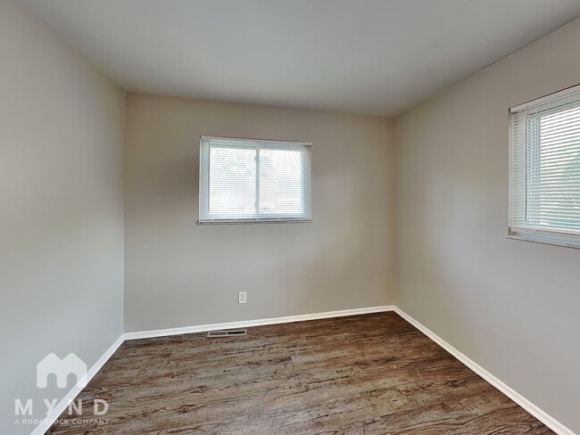 Building Photo - 3474 Farley Dr
