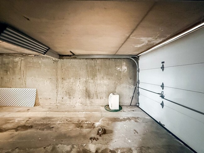 Building Photo - 16 Christy Ln