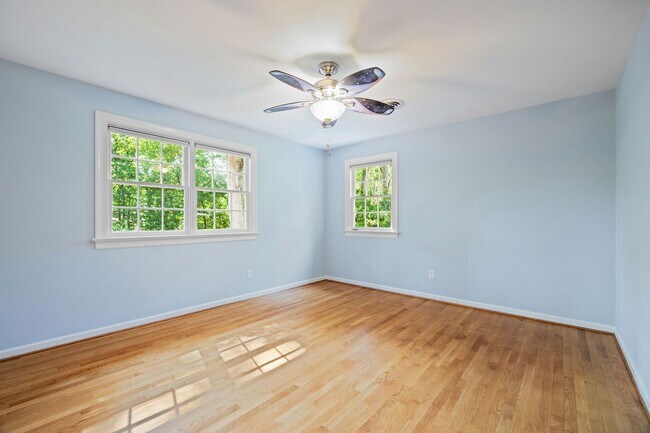 Building Photo - 2401 Scarsborough Dr