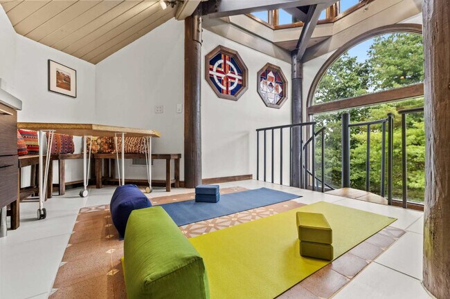 Building Photo - 1816 Bear Spgs Wy