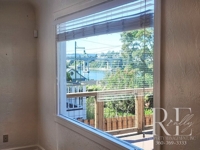 Building Photo - Classic Charmer with Water Views in the Heart of Manette