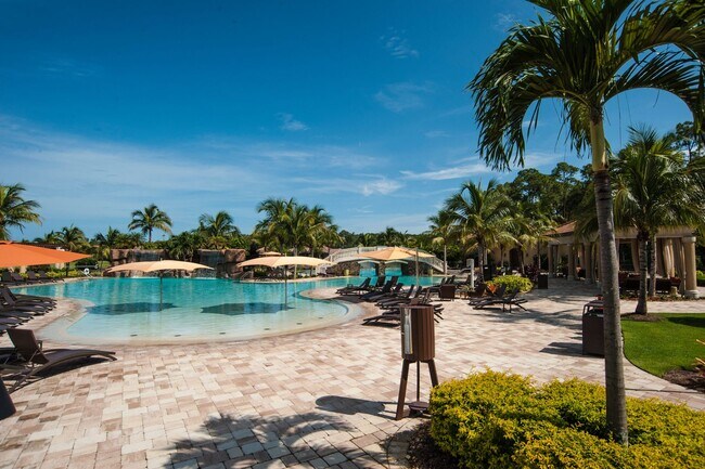 Building Photo - Available from Jun 1st as a furnished annual 2BR/2BA+Den Condo in Treviso Bay!