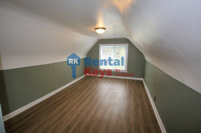 Building Photo - 1213 Lodge Ave