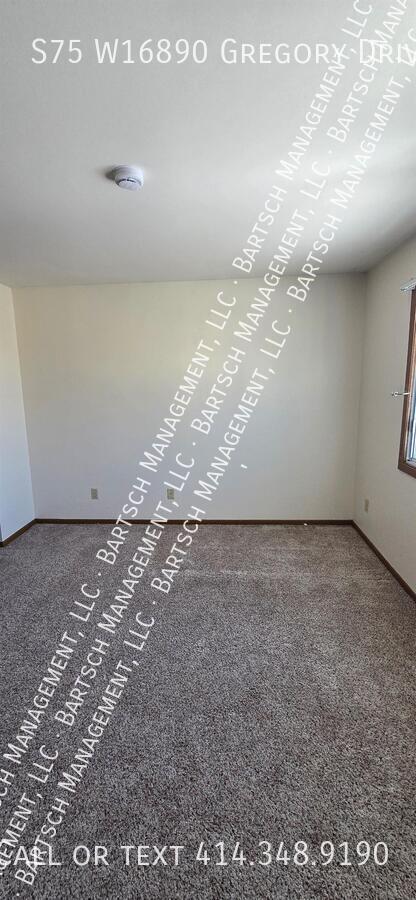 Building Photo - S75W16890-W16890 Gregory Dr