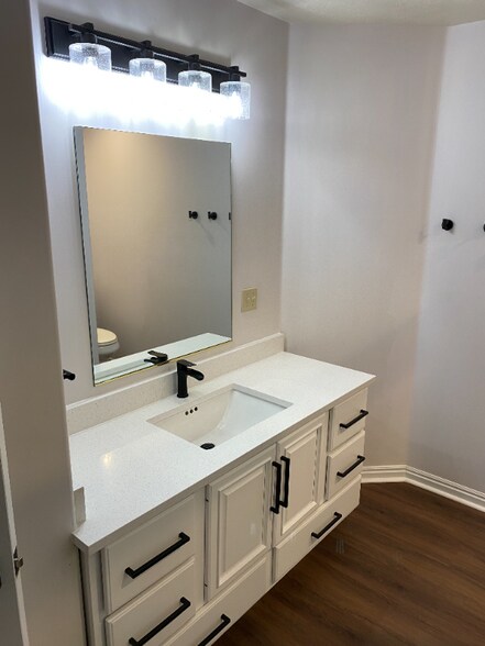 Building Photo - 2265 S Linda Wy