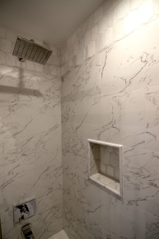 Delta BA fixtures - 1428 E Florida St