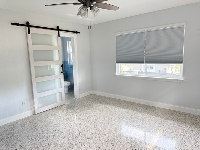 Building Photo - 602 8th St