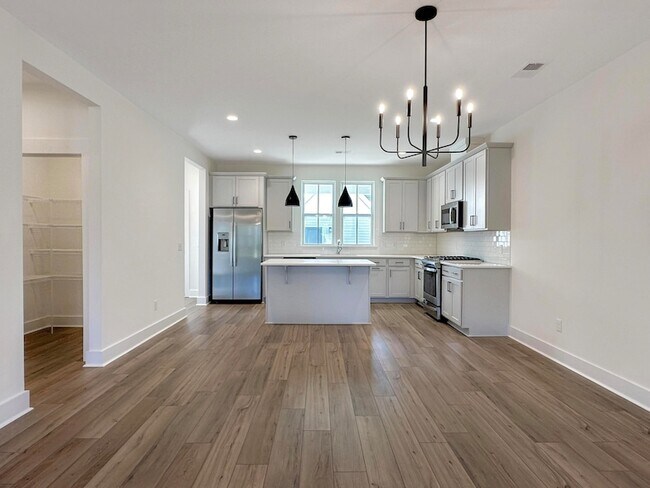 Building Photo - 258 Symphony Ave