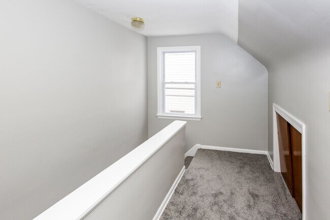 Building Photo - 5048 Claremont Blvd