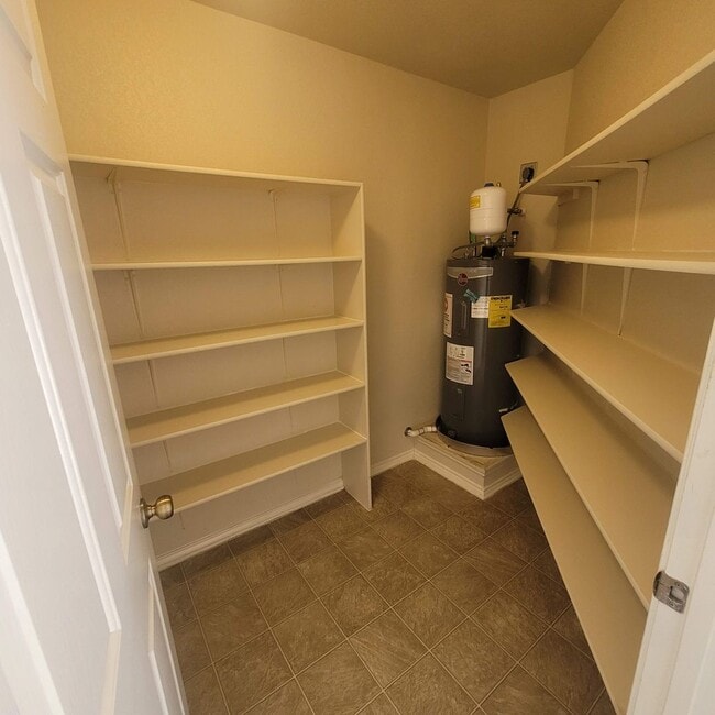 Building Photo - Perfectly Located near Medical Center