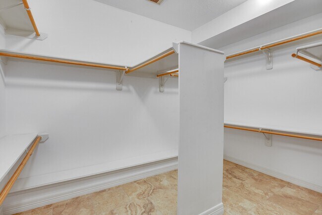 Building Photo - 2919 Silverbit Trail Ln