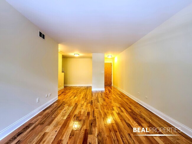 Building Photo - 555 W Arlington Pl
