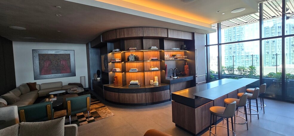 Building Photo - 610 Davis St