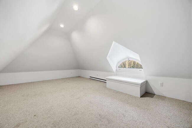 Building Photo - 2 Wynmor Rd