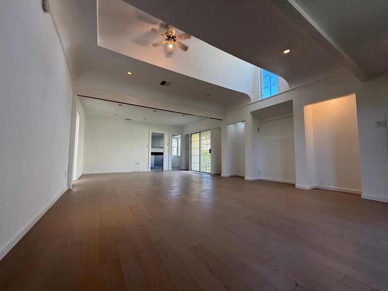 Building Photo - 2217 Selby Ave