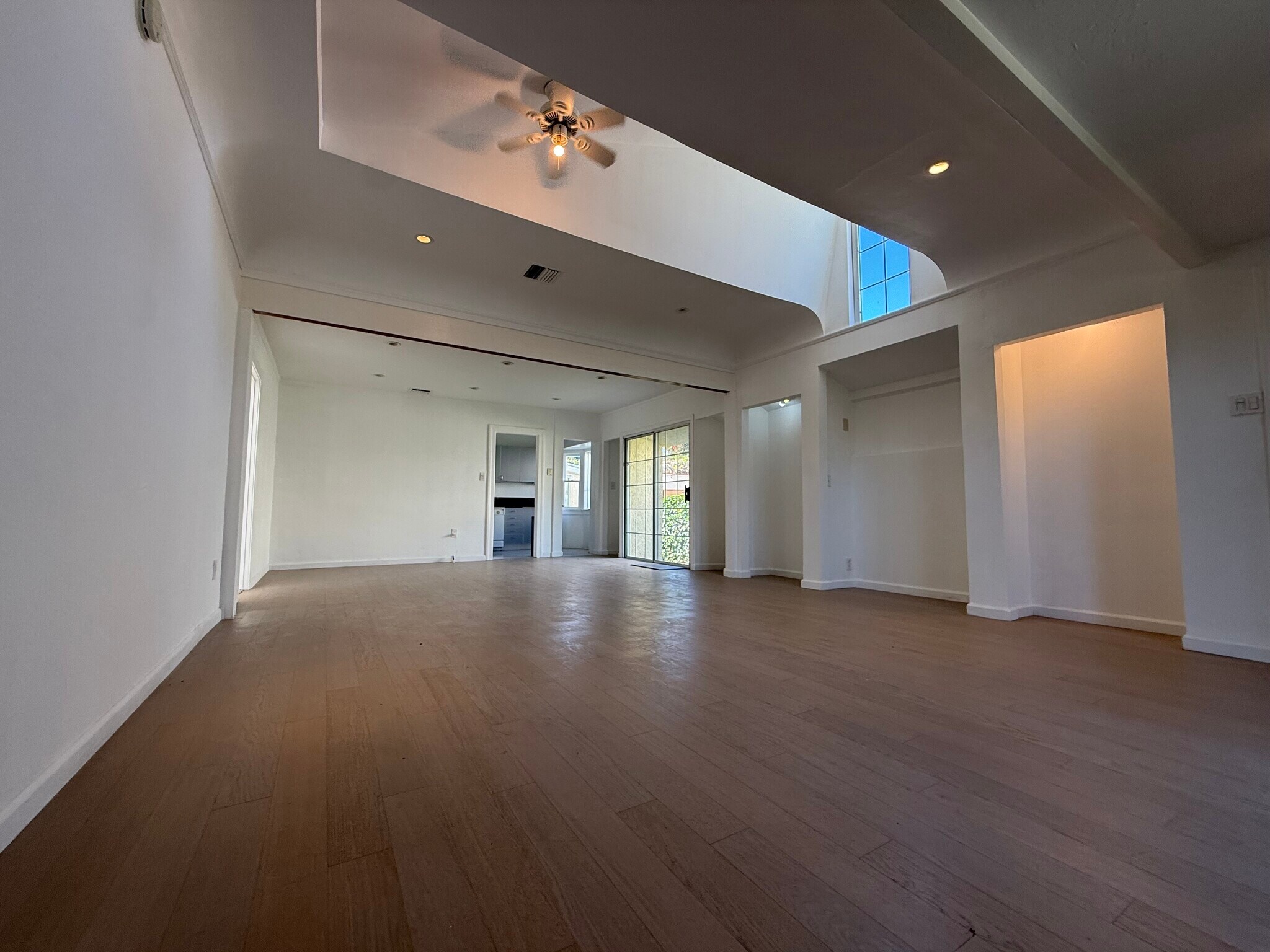 Building Photo - 2217 Selby Ave