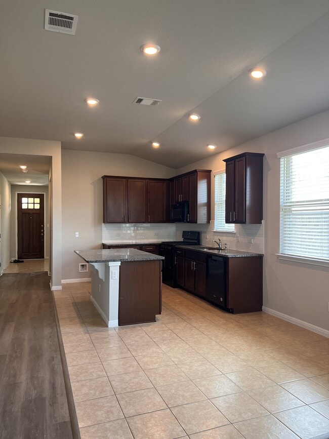 Building Photo - 1513 Carlene Pruett St