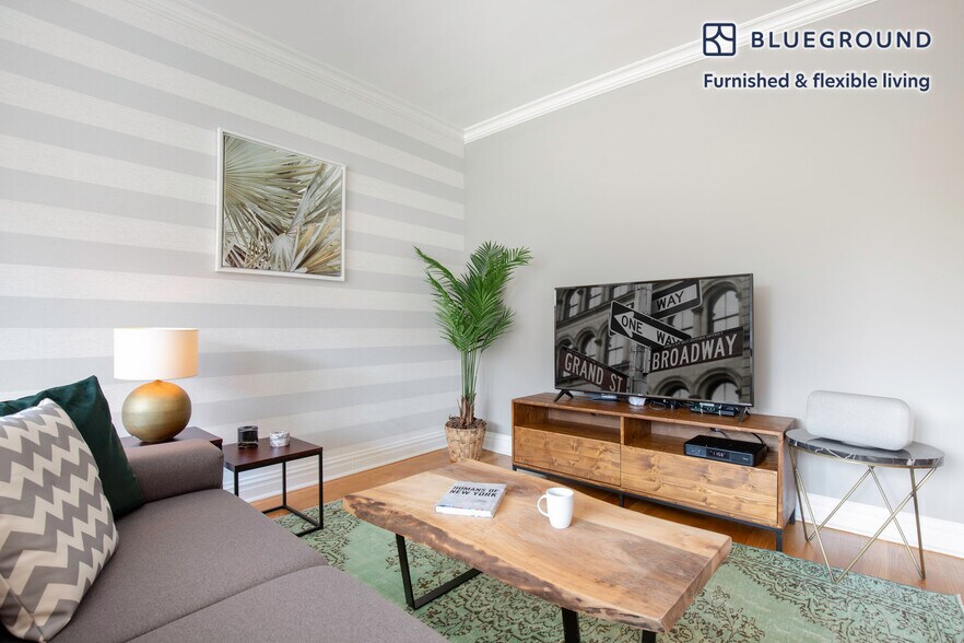 Building Photo - 10 Downing St