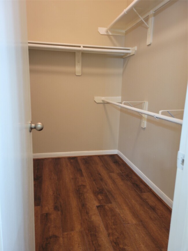 Building Photo - 13411 Forest Pines Village Ln