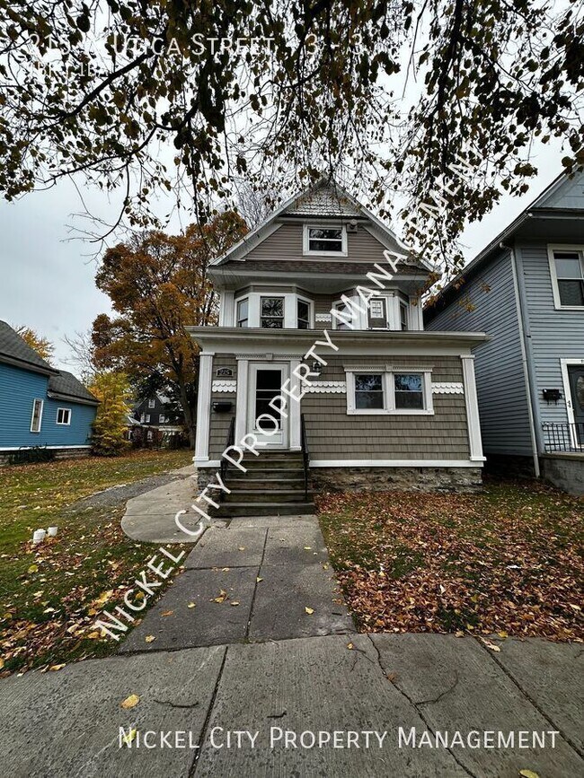 Primary Photo - 215 W Utica St