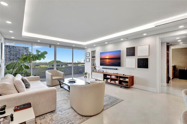 Building Photo - 1627 Brickell Ave
