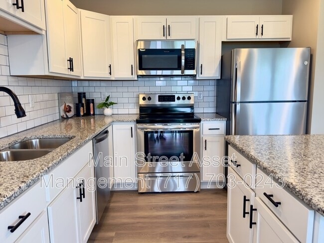 Building Photo - 70 Diller Ave