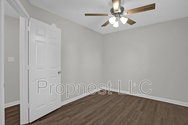 Building Photo - 1676 Joy Cir