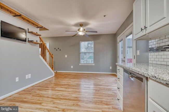 Building Photo - 8740 Jarwood Rd