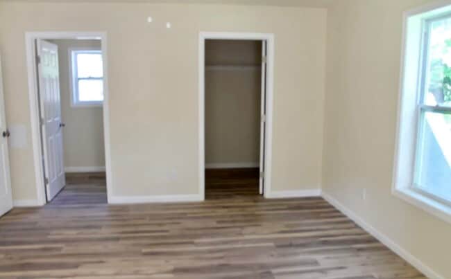 Building Photo - 520 Clyde Ave