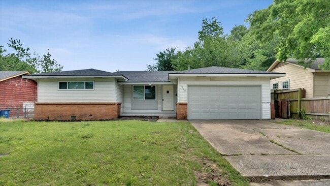 Primary Photo - Beautiful 3 bedroom / 2 bath
