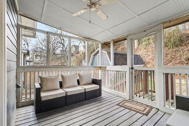 Building Photo - 160 Ormond St SE