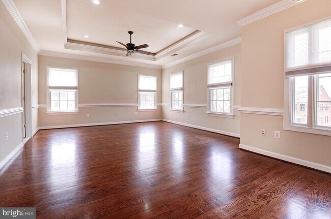 Building Photo - 4303 Evergreen Ln