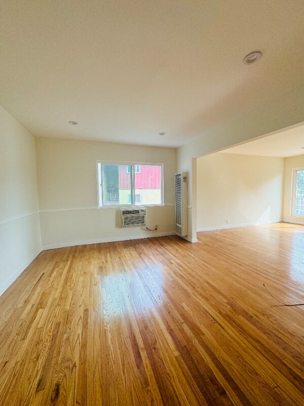 Building Photo - 333 Raymondale Dr