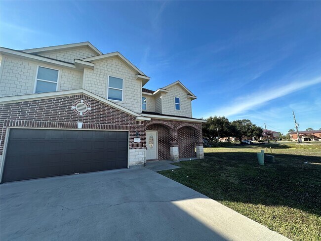 Building Photo - 11114 Beverley Pk St