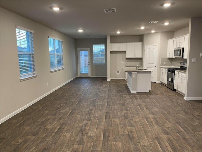 Building Photo - 618 Golden Grove Pkwy