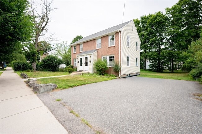 Building Photo - 993 Massachusetts Ave