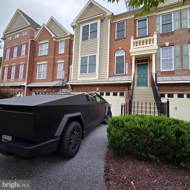 Building Photo - 4121 Chariot Way