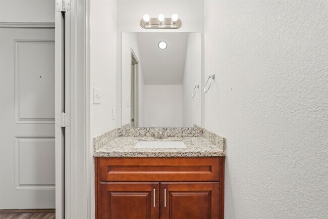 Building Photo - 630-634 Magnolia Bend