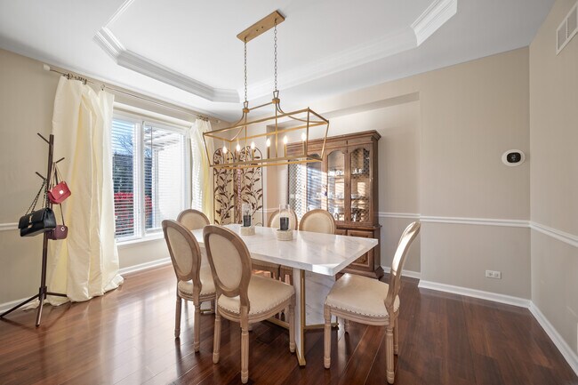 Building Photo - 142 N Dixon Dr