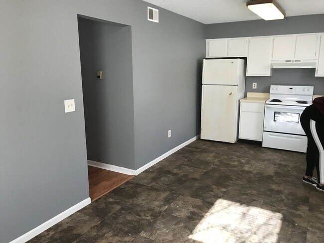 Building Photo - 8585 Fairway Trail