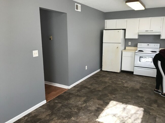 Building Photo - Lawrence Twp - 3 bedroom townhome