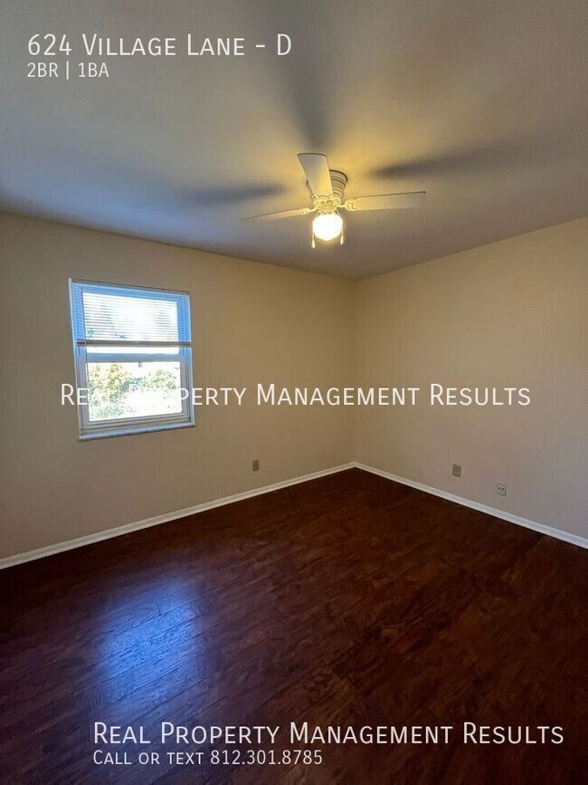 Building Photo - 624 Village Ln